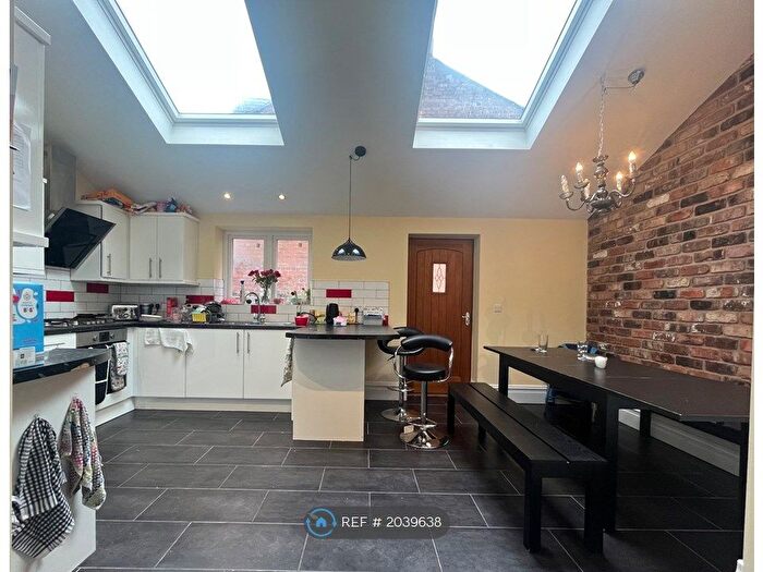 8 Bedroom End Of Terrace House To Rent In Hollybank Road, Liverpool, L18