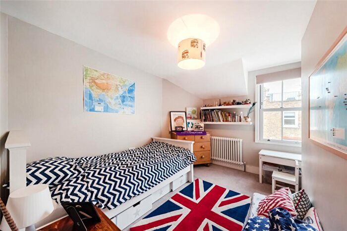 4 Bedroom Terraced House To Rent In Mysore Road, Clapham Common, SW11