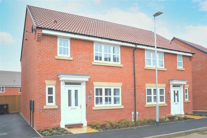 3 Bedroom Semi-Detached House For Sale In Palmer Avenue, Bottesford, Nottingham NG13