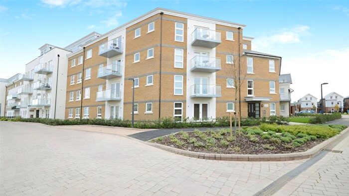 3 Bedroom Apartment For Sale In Grebe Way, Maidenhead, Berkshire, SL6