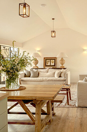 2 Bedroom Link Detached House For Sale In Honington Shipston-on-Stour, Warwickshire, CV36