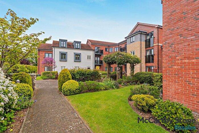 1 Bedroom Flat For Sale In Alder View Court, A Newby Farm Road, Scarborough, YO12