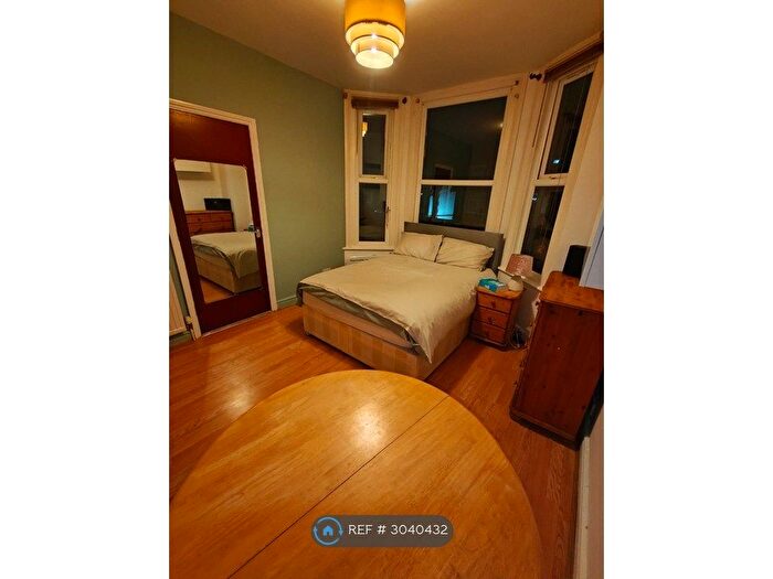 Studio To Rent In Downs Road, Luton, LU1