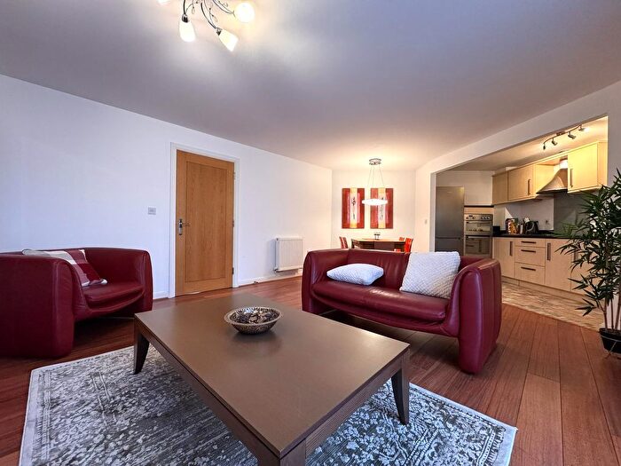 2 Bedroom Flat To Rent In Maritime Quarter, Swansea, SA1