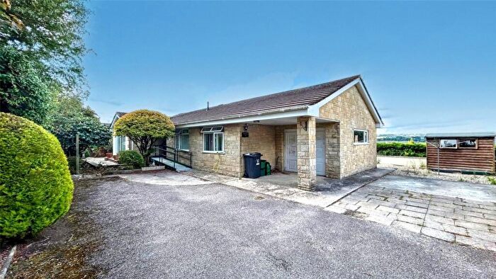 3 Bedroom Bungalow For Sale In Kings Road, Honiton, Devon, EX14