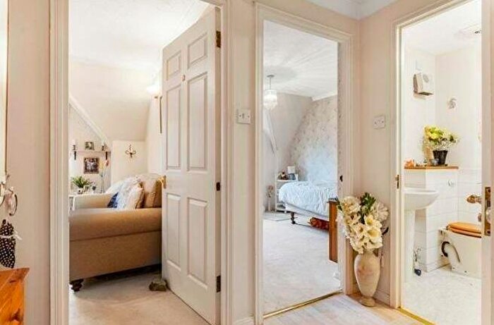 1 Bedroom Apartment For Sale In Ashfield Lane, Chislehurst, Kent, BR7