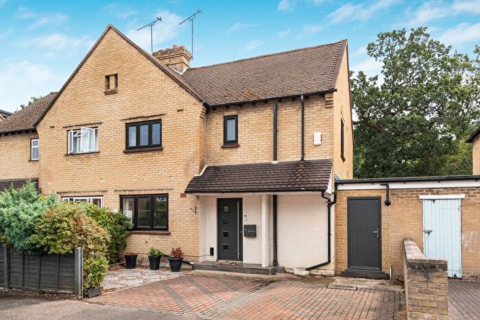 4 Bedroom Semi-Detached House For Sale In Broomfield Road, New Haw, Addlestone, Surrey, KT15
