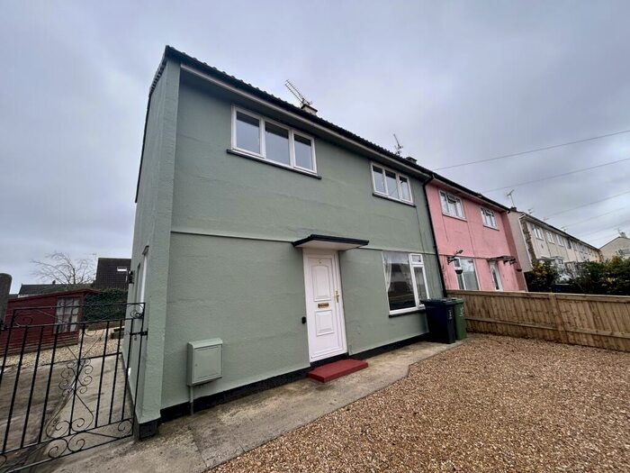3 Bedroom House To Rent In Leighton Avenue, Swindon, SN3