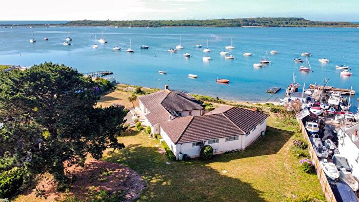 5 Bedroom Detached Bungalow To Rent In Mudeford, Christchurch, BH23