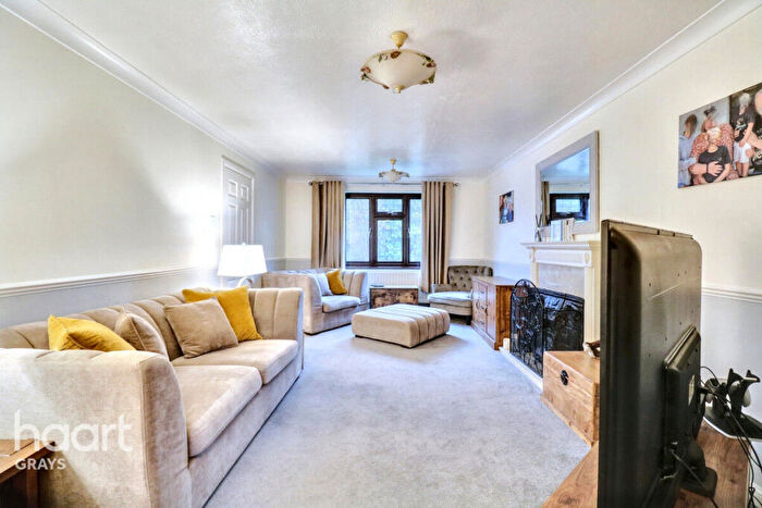 4 Bedroom Detached House For Sale In Triumph Close, Grays, RM16