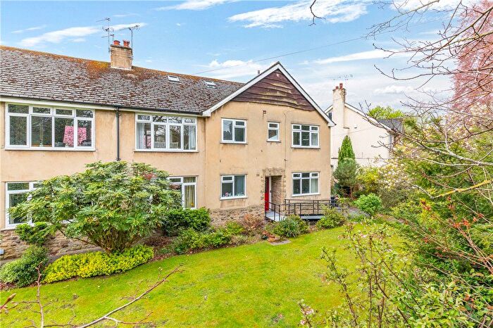 3 Bedroom Flat For Sale In Burton Crescent, Leeds, West Yorkshire, LS6