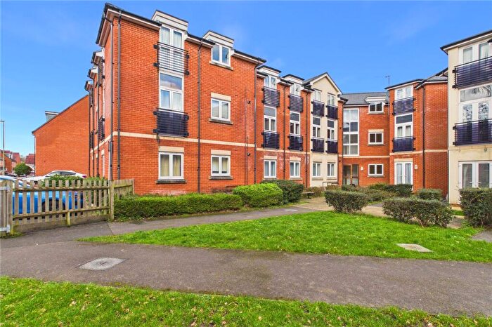 2 Bedroom Apartment For Sale In Boundary Place, Tadley, Hampshire, RG26