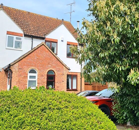 3 Bedroom Property To Rent In Hillary Close, Daventry, NN11