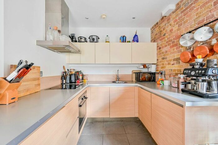 2 Bedroom Flat To Rent In Argyll Road, Woolwich, London, SE18