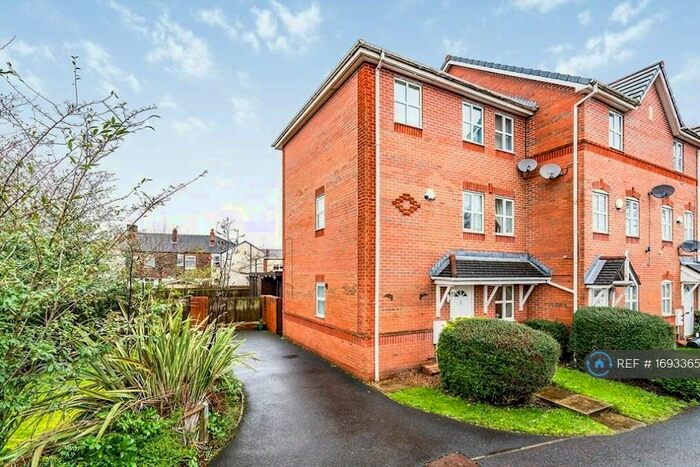 3 Bedroom End Of Terrace House To Rent In Victoria Lane, Swinton, Manchester, M27