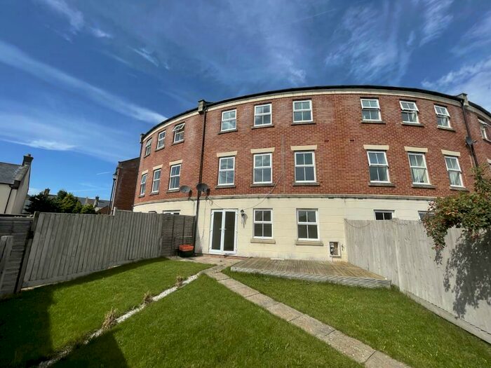 4 Bedroom Town House To Rent In Dowland Close, Redhouse, SN25