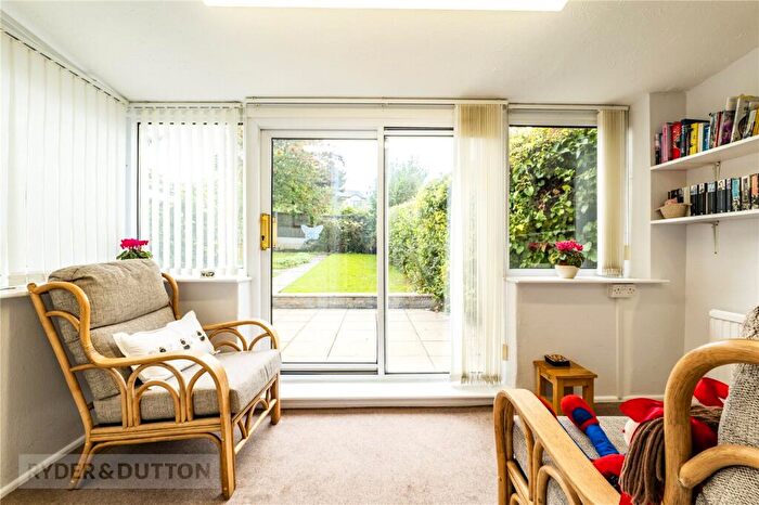 2 Bedroom Bungalow For Sale In Shannon Close, Rastrick, Brighouse, HD6