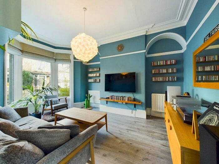 4 Bedroom Property For Sale In Birklands Road, Shipley, BD18