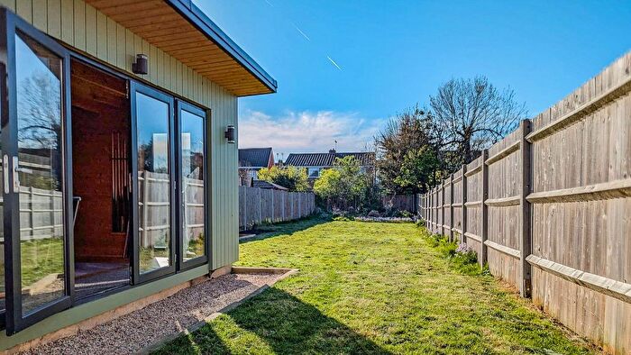 4 Bedroom Semi-Detached House For Sale In Station Road, Staplehurst, TN12