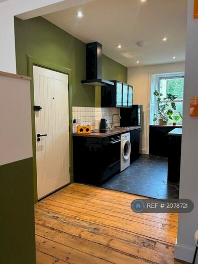 Studio To Rent In High Street, Fife, KY3