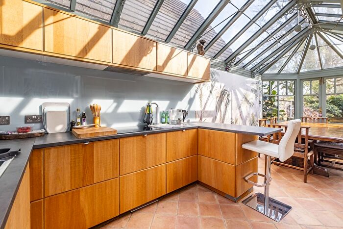 3 Bedroom Flat To Rent In Somerset Road, London, SW19