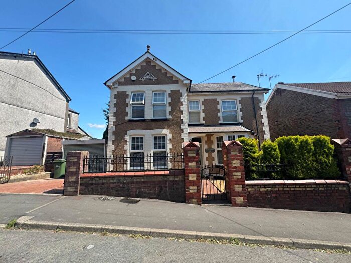 3 Bedroom Detached House For Sale In Cefn Road, Blackwood, NP12