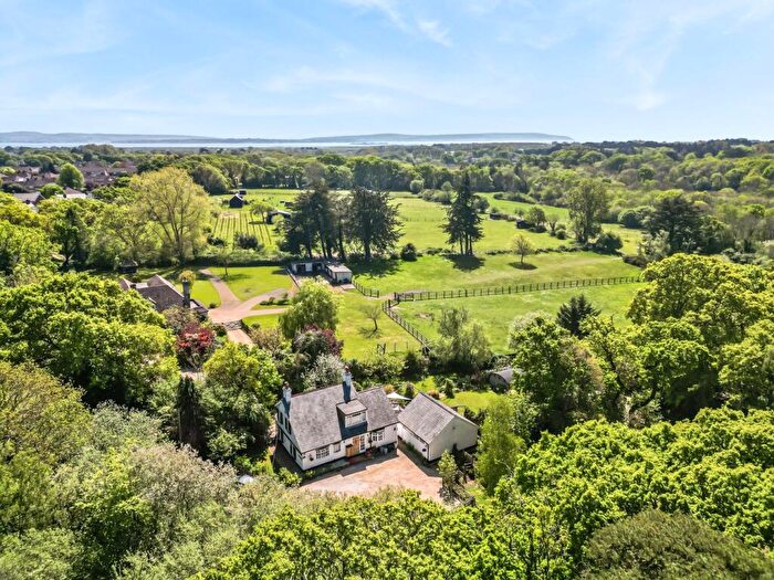 3 Bedroom Detached House For Sale In Wainsford Road, Pennington, Lymington, SO41