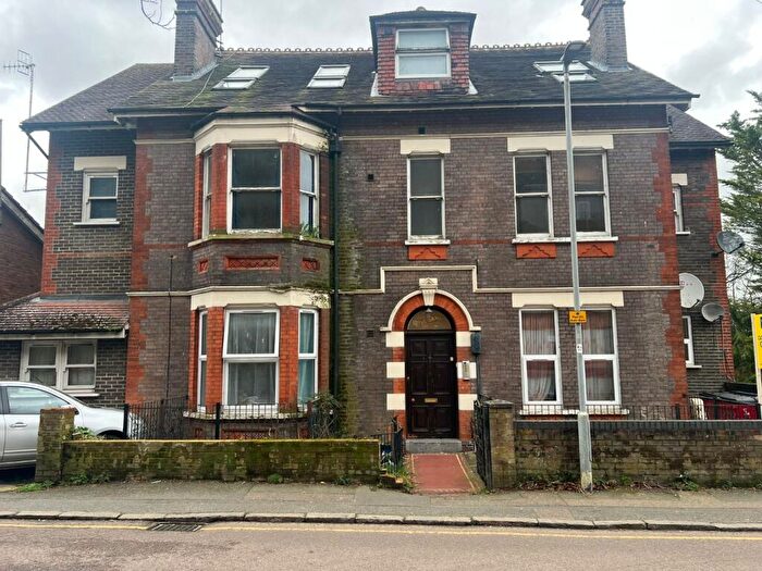 1 Bedroom Apartment For Sale In Downs Road, Luton, Bedfordshire, LU1