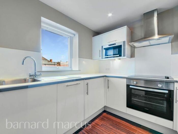 1 Bedroom Flat To Rent In Burlington Road, New Malden, KT3