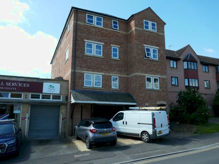 2 Bedroom Flat To Rent In Greenacre Court, Yeovil, BA20