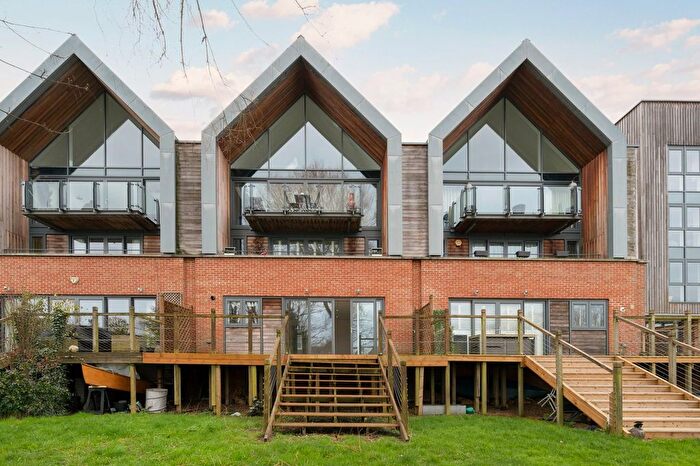 2 Bedroom Flat For Sale In Jessamy Road, Weybridge, KT13