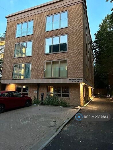 1 Bedroom Flat To Rent In Kensington House, Slough, SL1