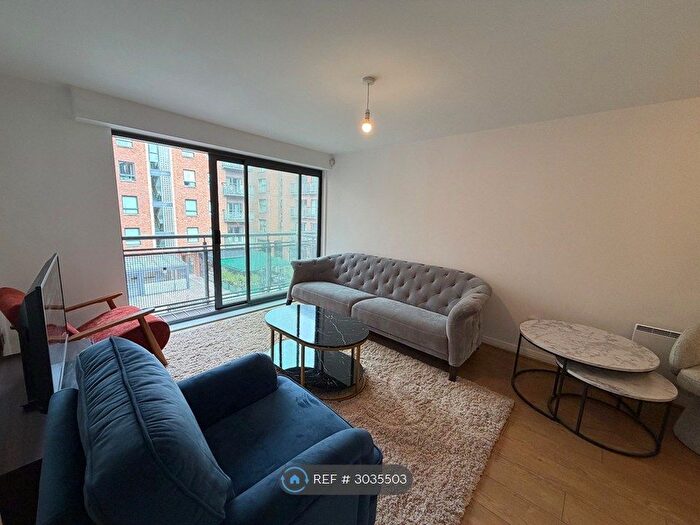 2 Bedroom Flat To Rent In Madison Square, Liverpool, L1