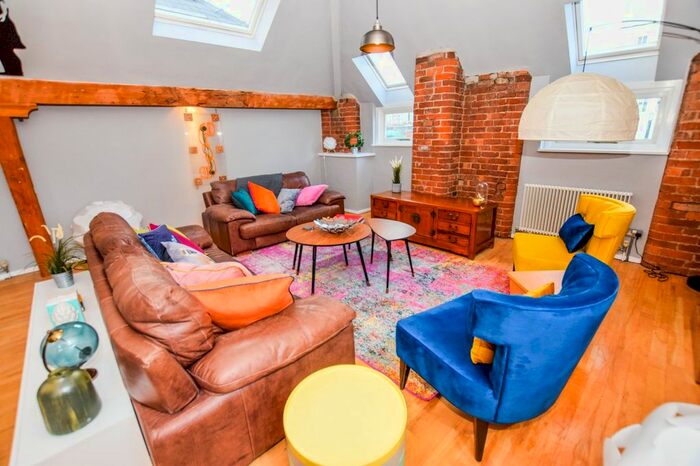 3 Bedroom Flat To Rent In - Sackville Street, City Centre, Manchester, M1