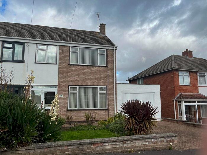 3 Bedroom Semi-Detached House To Rent In Harrow Road, Whitnash, Leamington Spa, CV31