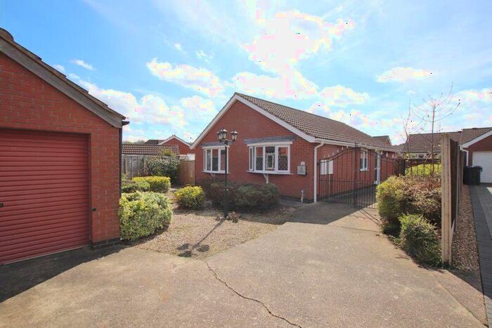 3 Bedroom Detached Bungalow For Sale In Barnet Drive, New Waltham, DN36