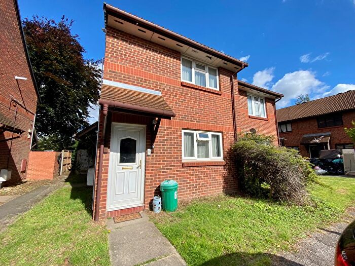 1 Bedroom Flat To Rent In Bourton Close, Hayes, UB3