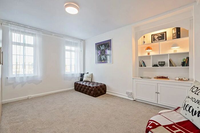 Studio To Rent In Abbey Road, London, NW8