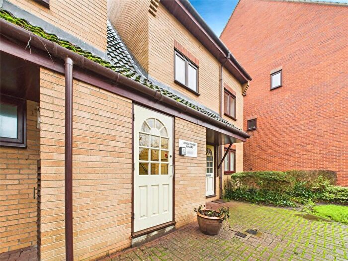 2 Bedroom Apartment For Sale In Kingfisher Wharf, Nottingham, Nottinghamshire, NG7