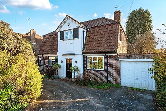 4 Bedroom Detached House For Sale In Knoll Rise, Orpington, BR6