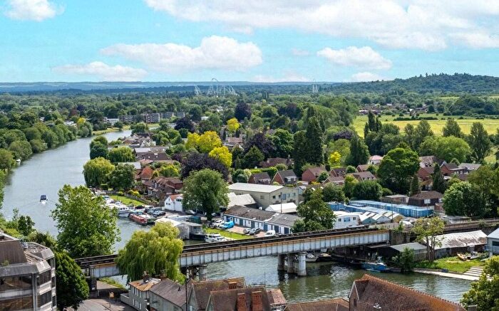 1 Bedroom Flat To Rent In Elmsleigh Road, Staines-Upon-Thames, Surrey, TW18
