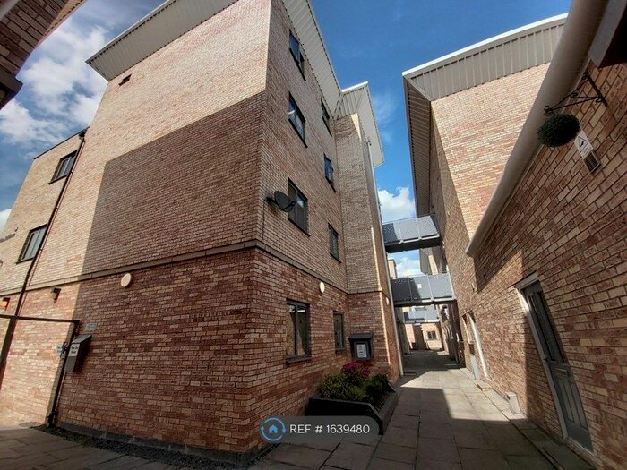 3 Bedroom Flat To Rent In Luxaa Apts, Balby, Doncaster, DN4