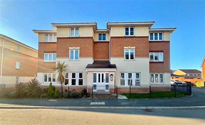 2 Bedroom Flat For Sale In Doveholes Drive, Sheffield, S13