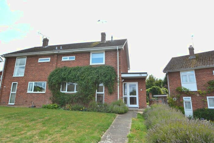 3 Bedroom Semi-Detached House To Rent In Anglesey Close, Andover, SP10