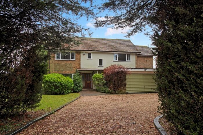 4 Bedroom Detached House To Rent In Westhall Road, Warlingham, CR6