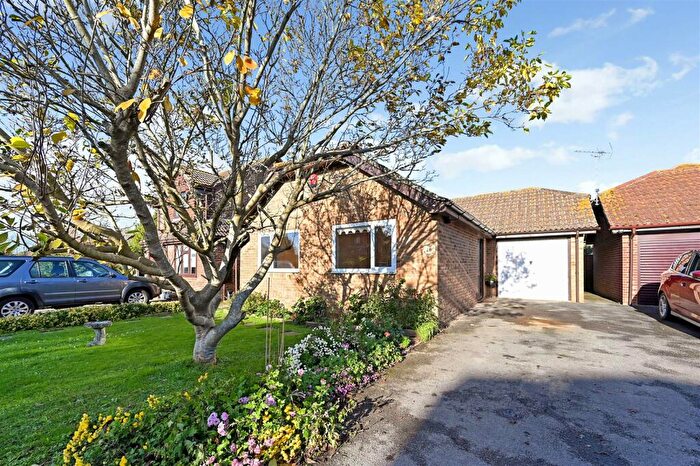 2 Bedroom Detached Bungalow To Rent In The Millers, Yapton, BN18