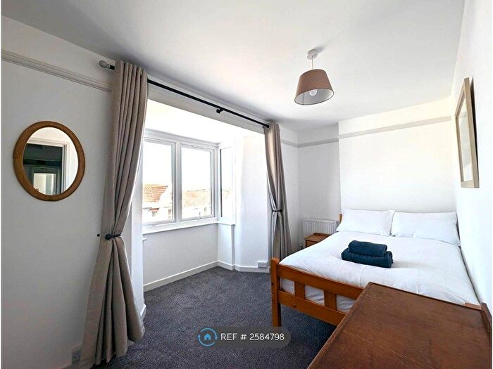 6 Bedroom End Terrace House To Rent In Wellington Terrace, Falmouth, TR11