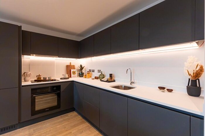 3 Bedroom Flat To Rent In Flat, Swan Street, Manchester, Greater Manchester, M4