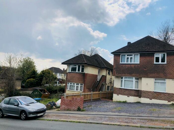 3 Bedroom Apartment To Rent In Vale Drive, Southampton, SO18