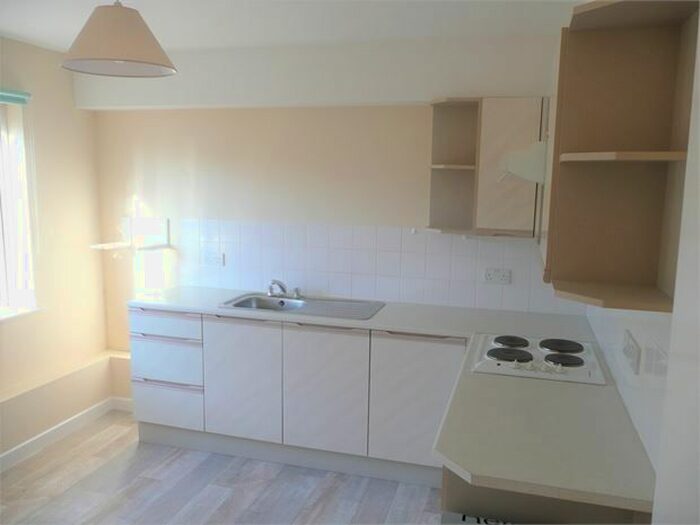 3 Bedroom Maisonette To Rent In Upper Church Street, Exmouth, Devon., EX8